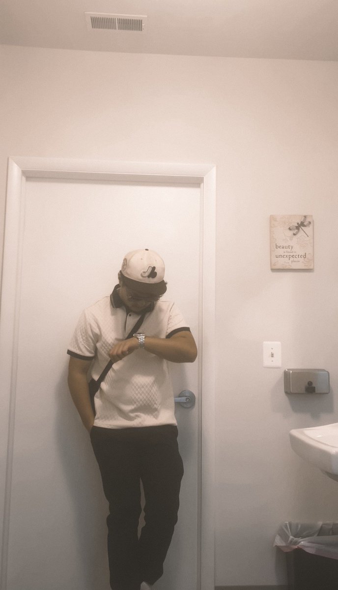 UmbreonMania's tweet photo. Thursdays Hits Differently π U Agree #aestheticfashion #vibephoto
#maleposes #mirrorposes #bathroompic
Comment down below π¬
If the pics are good πΈ what I should do next time π what I did good and comment which one was your favorite π€ https://t.co/hkZuhGRD1G