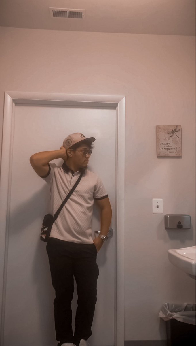 UmbreonMania's tweet photo. Thursdays Hits Differently π U Agree #aestheticfashion #vibephoto
#maleposes #mirrorposes #bathroompic
Comment down below π¬
If the pics are good πΈ what I should do next time π what I did good and comment which one was your favorite π€ https://t.co/hkZuhGRD1G