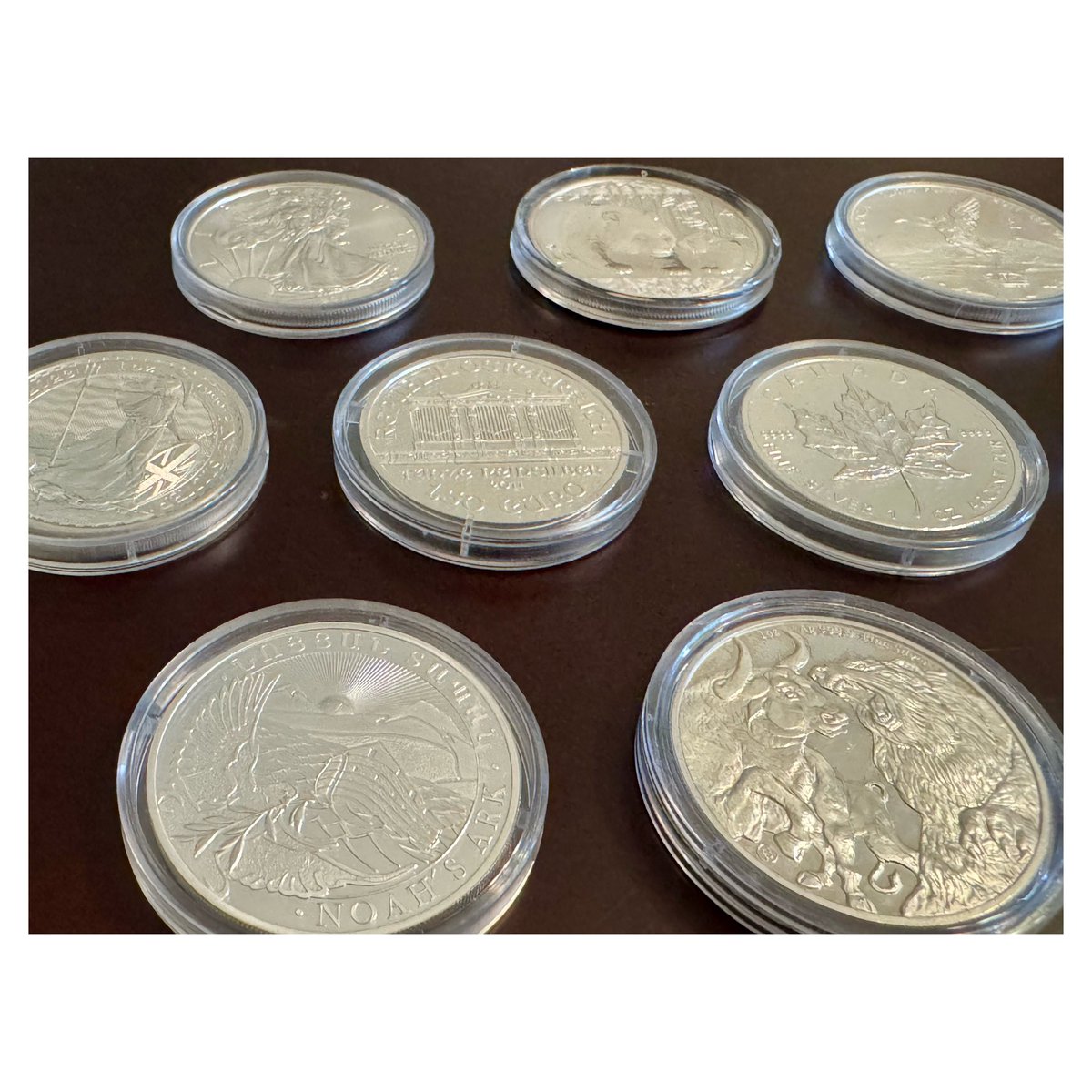hopeagold's tweet photo. Ten ounces. 10 countries. 1 standard. 1 oz 999 Silver. Some of generic bullion from my stack
🦅 🇺🇸 American Eagle
🐼 🇨🇳 Chinese Panda
🦅 🇲🇽 Mexican Libertad
🛡️ 🇬🇧 Britannia
🎻 🇦🇹 Philharmonic
🍁 🇨🇦 Maple Leaf
🐨 🇦🇺 Koala
🛶 🇦🇲Noah’s Ark
🐂🐻 🇹🇰 Bull and Bear
🐘 🇸🇴African Elephant https://t.co/ZCv3FNYeKL