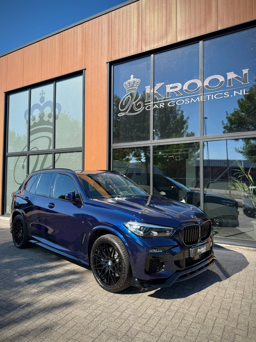 KroonCosmetics's tweet photo. We hebben weer een kanon bmw X5 als nooit te voren laten blinken ✨✨✨💪🏽👌🏽#krooncarcosmetics #protech https://t.co/0uoeastSuk