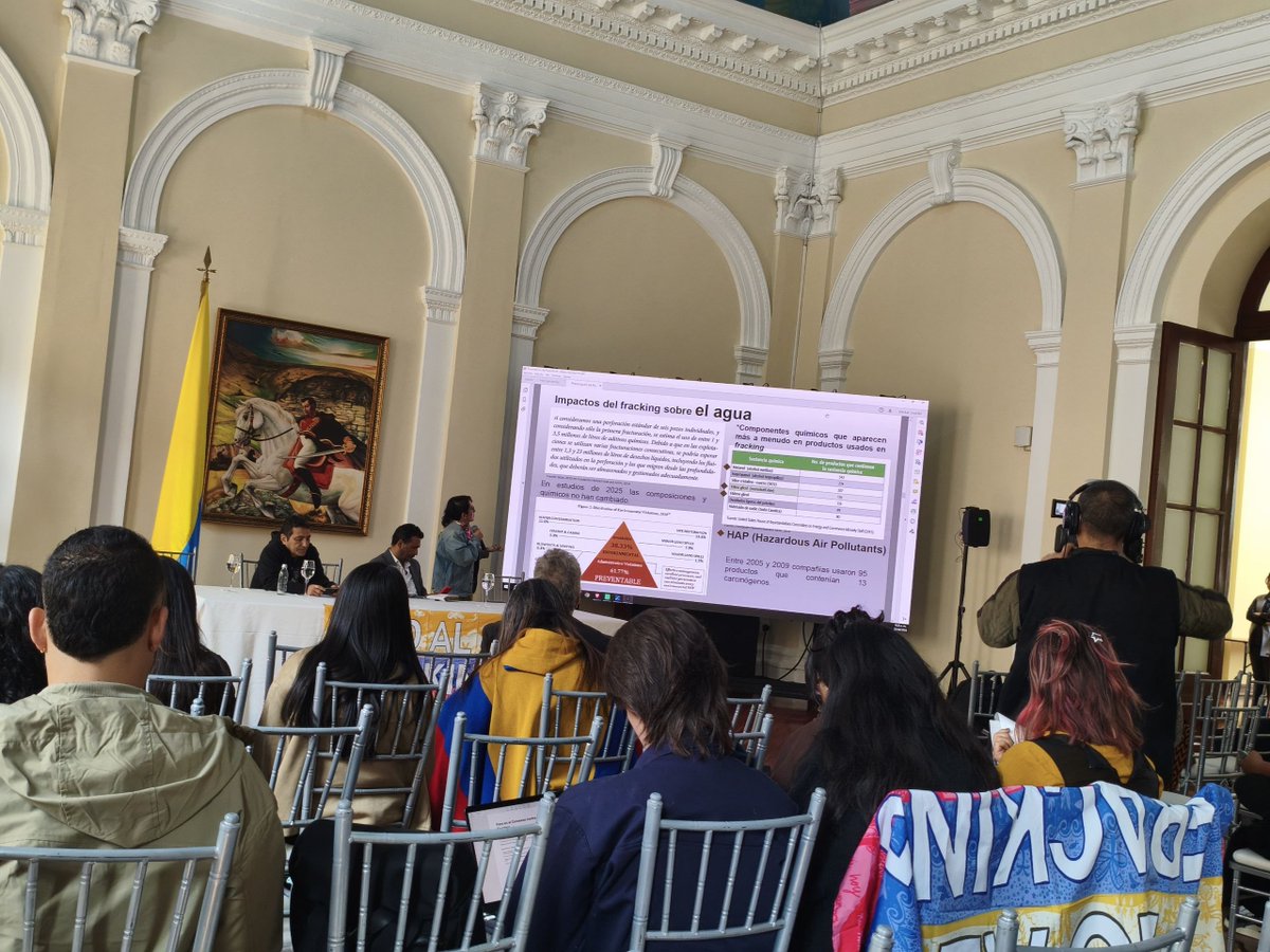 NoFrackingEnCol's tweet photo. Sigue el Panel 1 🧵 Del cómo funciona la técnica pasamos a la pregunta que decide el debate en Colombia. ¿Qué le pasa al agua? 💧 https://t.co/NmkzahYUrp