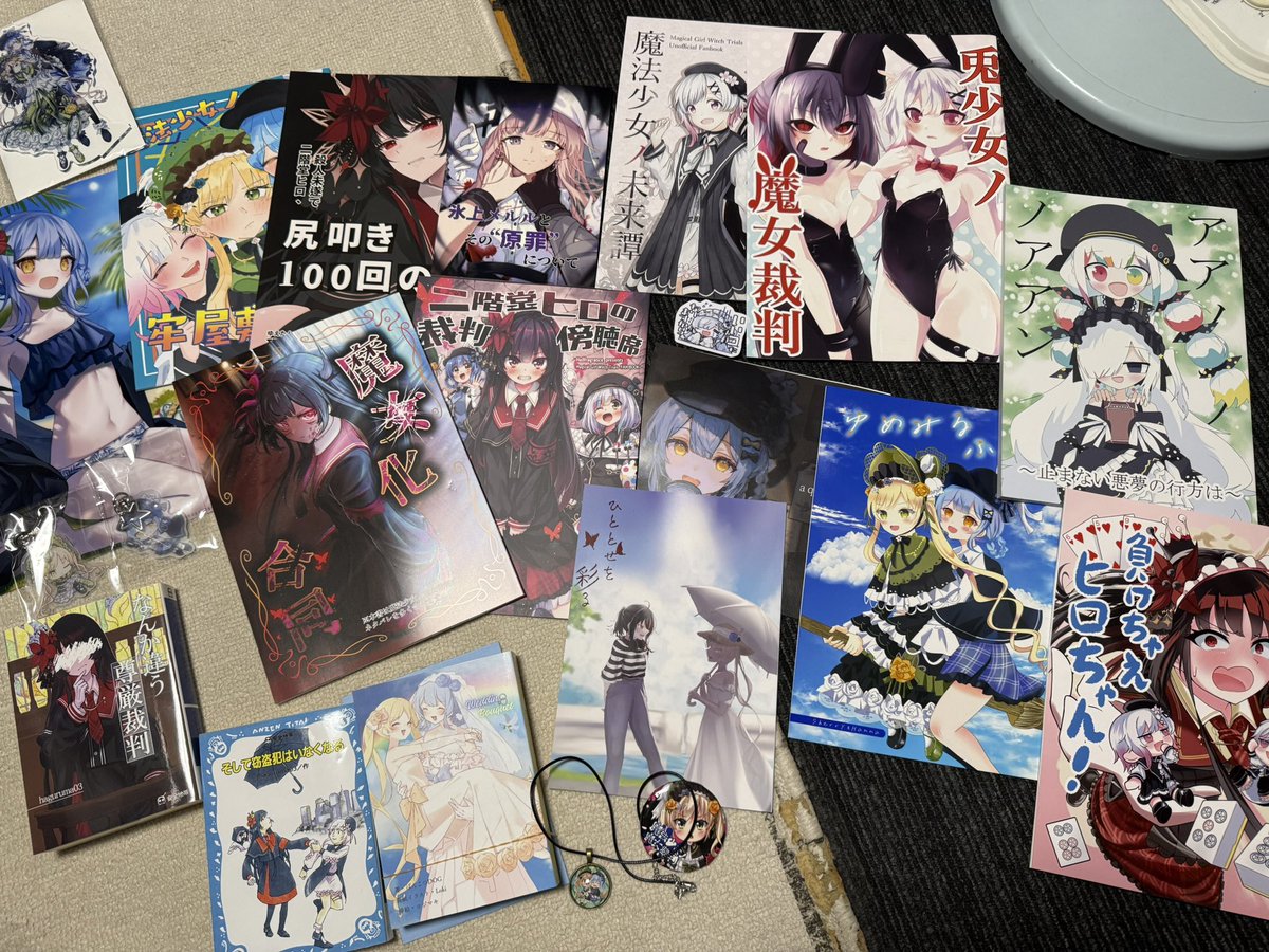 QugyaR's tweet photo. めちゃ遅くなりましたがコミケの戦利品です！
いやはや友達にも手伝ってもらったよ〜 https://t.co/9RsoGbh09H