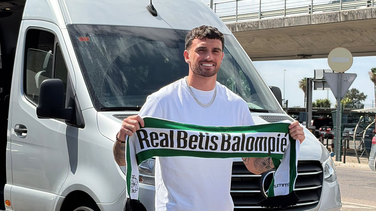 eldesmarque_rbb's tweet photo. 👋 ¡Bienvenido, Troy!

Parrott llega a Sevilla para pasar reconocimiento médico y firmar su nuevo contrato con el Betis

https://t.co/UDfSRvhOvU https://t.co/pKGVegk2tl