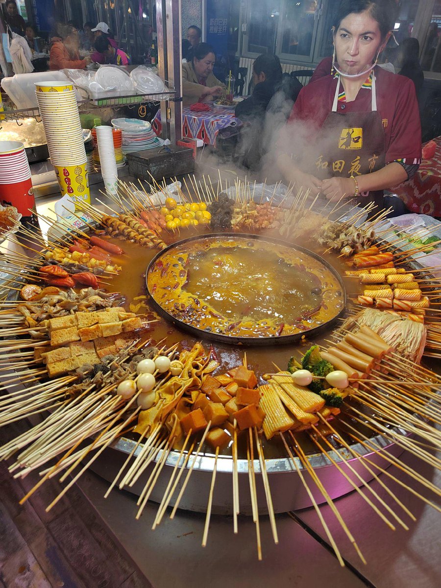 SadoonSAAD4's tweet photo. Craving late-night street side skewers Hot, savory and sizzling right in front of you—pure comfort in every bite! https://t.co/vy1q4A5v5D