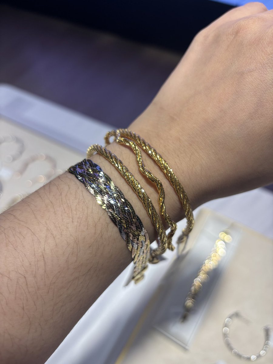 itslilykamal's tweet photo. Punya la lawa STACKING macamni 💅🏻✨ https://t.co/yXaBzNJgmJ