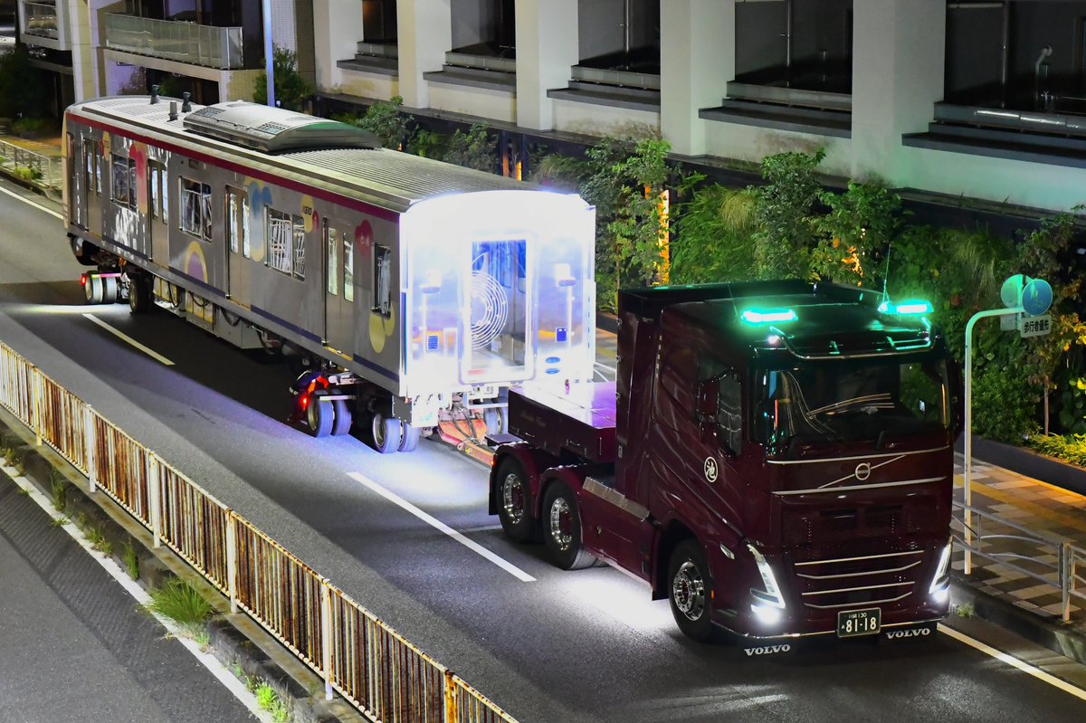 Yoshimarugo's tweet photo. 2026/08/20未明
#京王線 2000系 #陸送
2703F 2753号車
担当 #丸池海運 https://t.co/8QWzNbTyEi