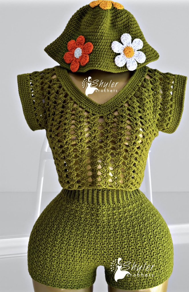 mellycrochets's tweet photo. 25,000frs for F1 and 30,000frs for F2.

If you’re a Size S/M, do not sleep on this opportunity 💚💚 https://t.co/1952HYoon5