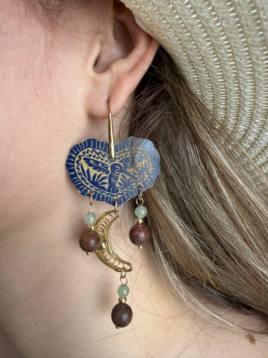 tatianotzin's tweet photo. Y hablando de mexicanas chingonas. Cuando vengan a Oaxaca, no dejen de visitar a @JudithArriagaH que tiene una joyería divina en el mero centro de la ciudad. Les comparto lo que hace su hermana con su marca Piedra Luna entre otras bellezas que hay ahí.❤️❤️❤️ https://t.co/xIPp3hmkYn