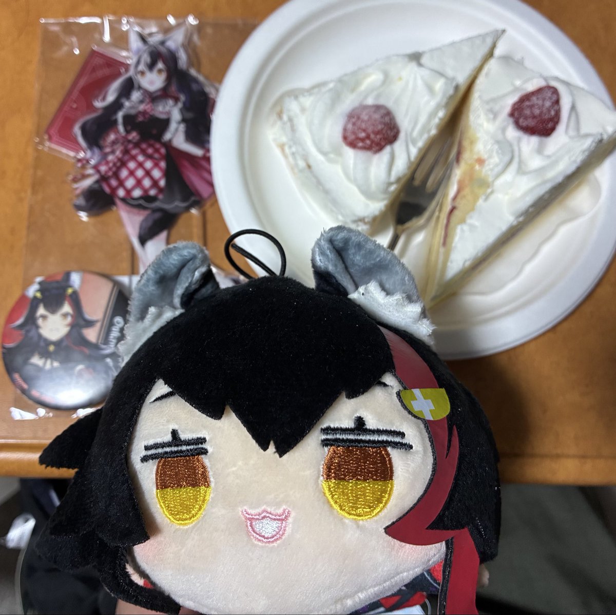 Nsy_Flag's tweet photo. ＃大神ミオ生誕2026
ミオしゃお誕生日おめでとう👏👏👏
ミオパペにケーキ切ってもらったw https://t.co/BdxqTzSpfT