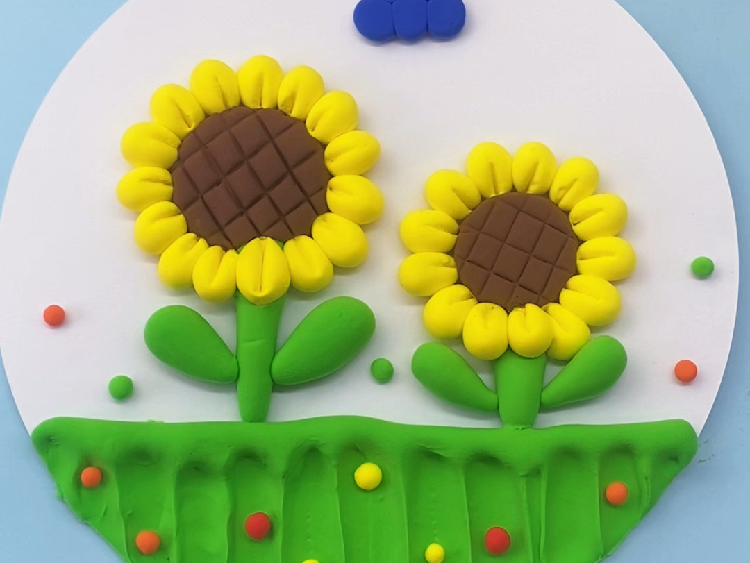 SV5Xq8XXnIGvpKW's tweet photo. Handmade polymer clay sunflower charms—so cheerful, they brighten even the gloomiest day!  #DIY手工 https://t.co/Qt4xBlUohB
