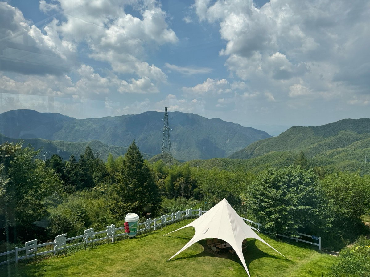hxh297's tweet photo. Just woke up to mountain views, crisp morning air and the sound of birds chirping at our campsite—this is the kind of reset we needed! No alarms, just peace ， https://t.co/NJ1gefkEgl