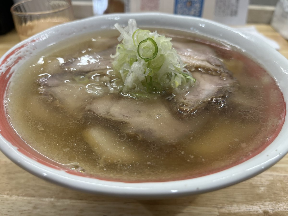 miro2918's tweet photo. お盆に食べた喜��方ラーメンがまじで美味かった
隣に住みたい

#喜多方ラーメン達磨 https://t.co/PgL7eycpLz