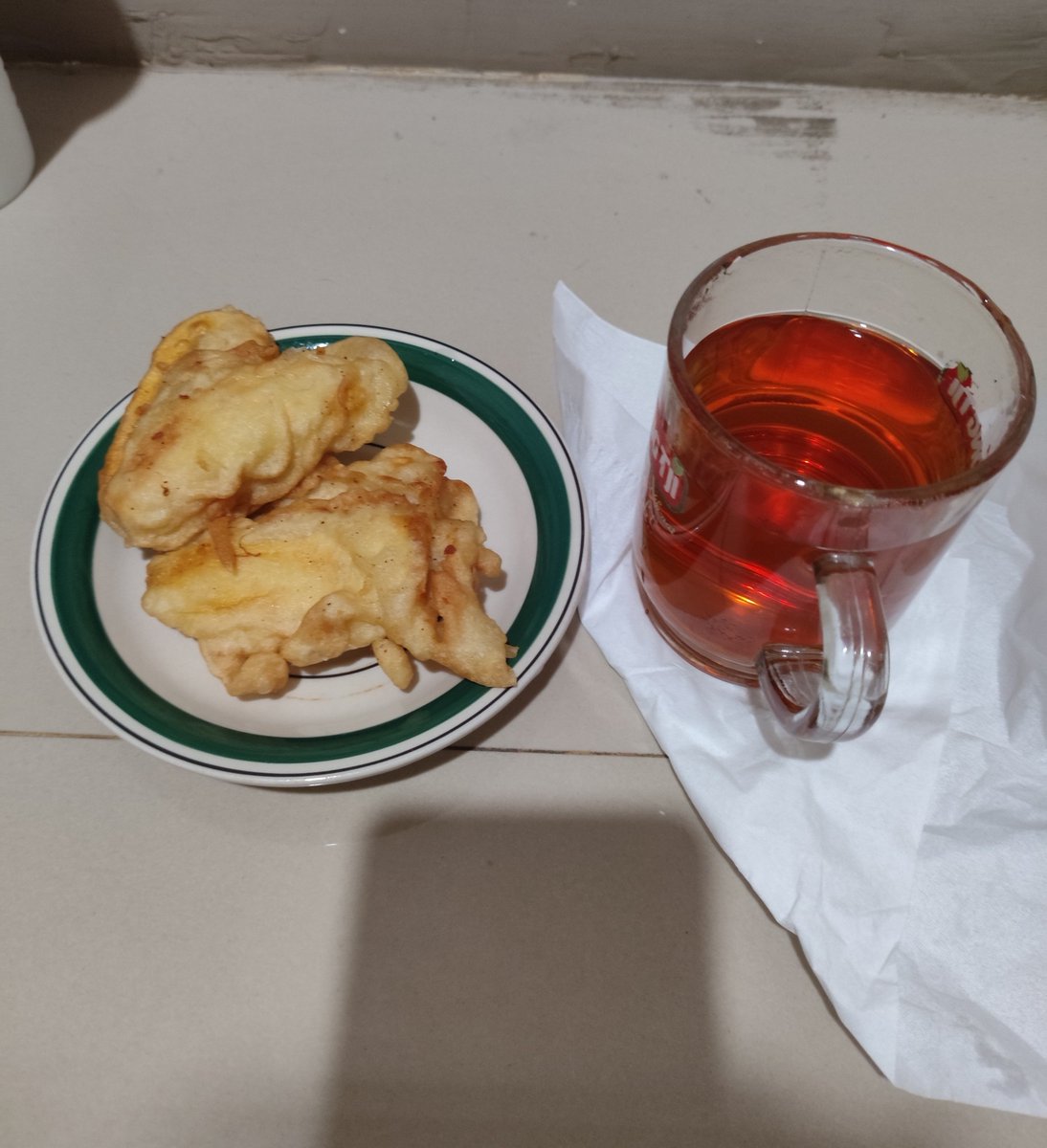 gilabola_ina's tweet photo. Pisang goreng emang debes dahhh https://t.co/F6atX9T3PI