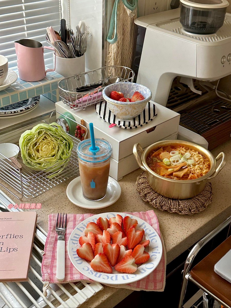 _afong_chang_'s tweet photo. Stock up on farm-fresh veggies, grass-fed eggs, and whole-grain staples for a cozy week of home cooking!  Shop local today—your taste buds (and fridge) will thank you.， https://t.co/GRIJykU2Xv