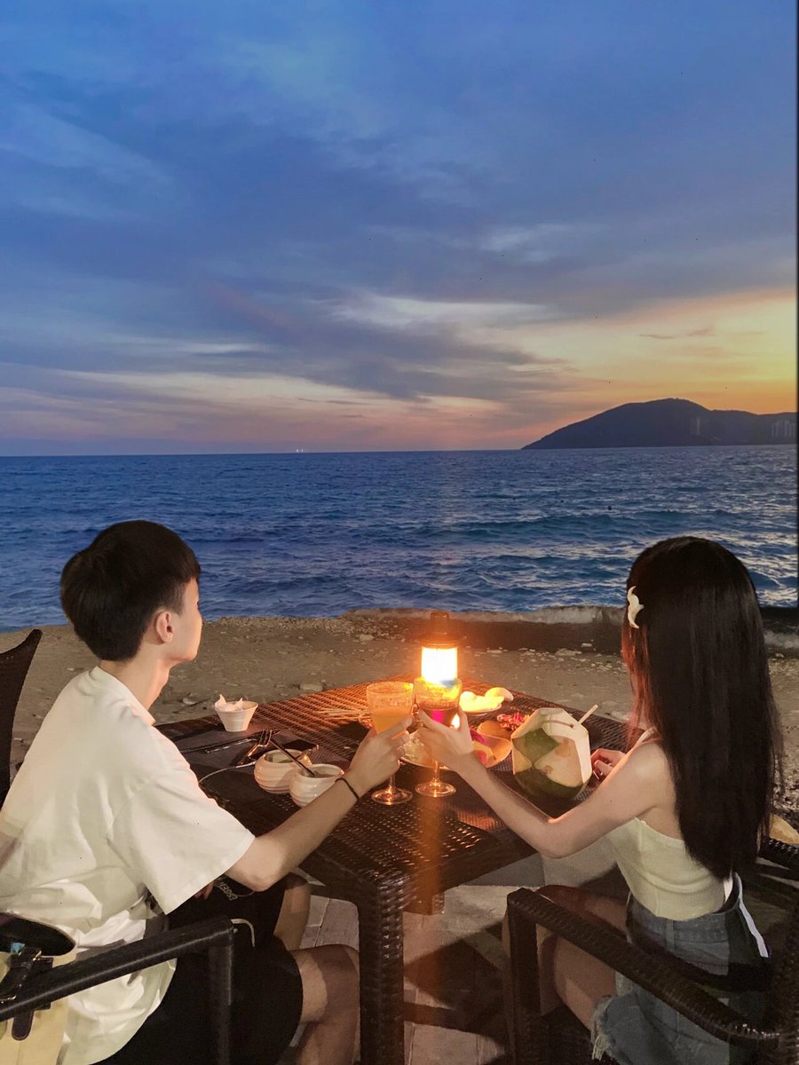 Jaywomack9's tweet photo. Missing my person from afar but our nightly video calls u0026 snack deliveries make the distance feel smaller https://t.co/LIbD30sNs0