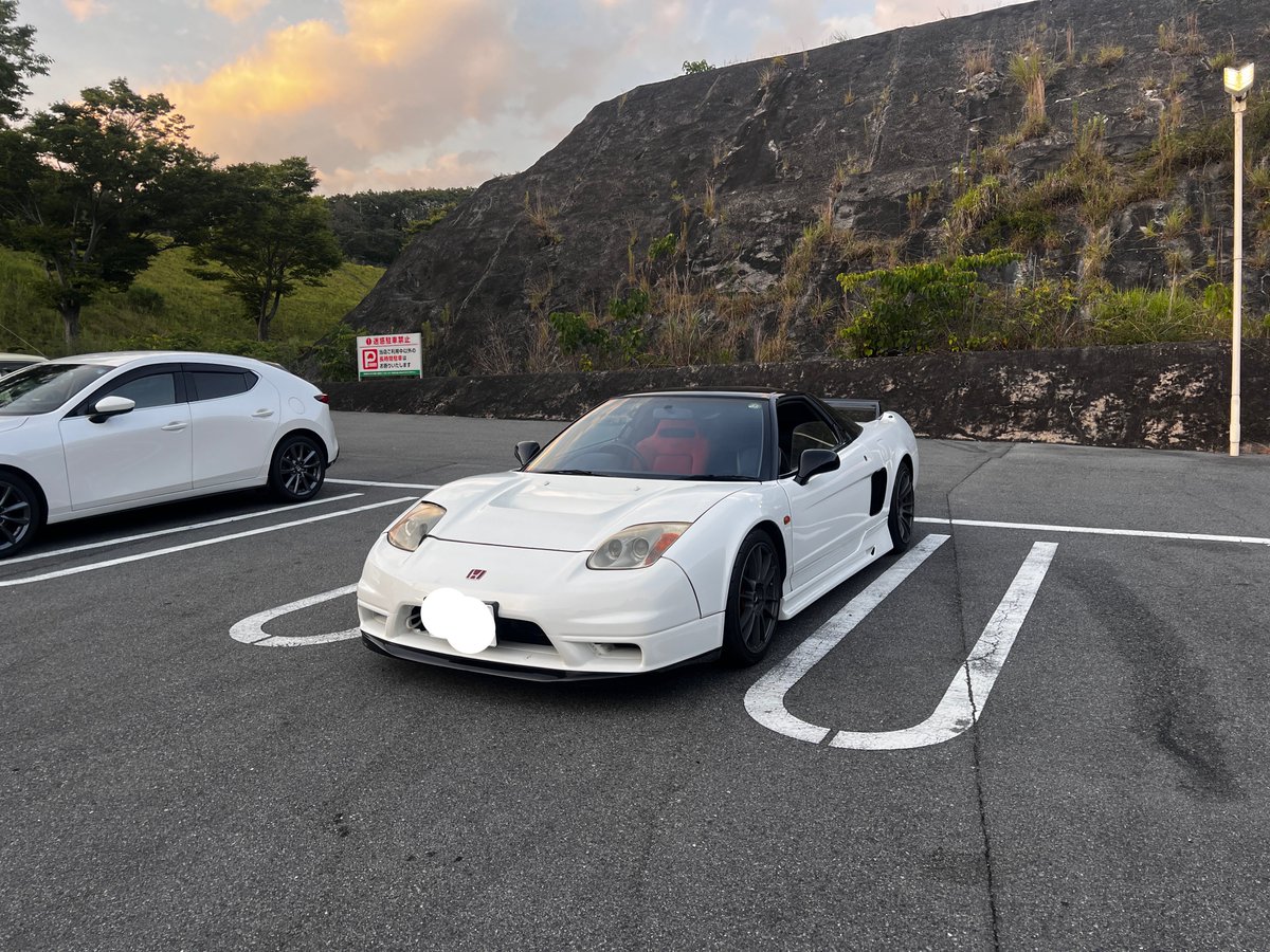 mrtnp_0514's tweet photo. #皆さんの車いくらで買ったんですか 
r33   200万
nsx   200万
mazda3   350万 https://t.co/aNdUAGDm9Z