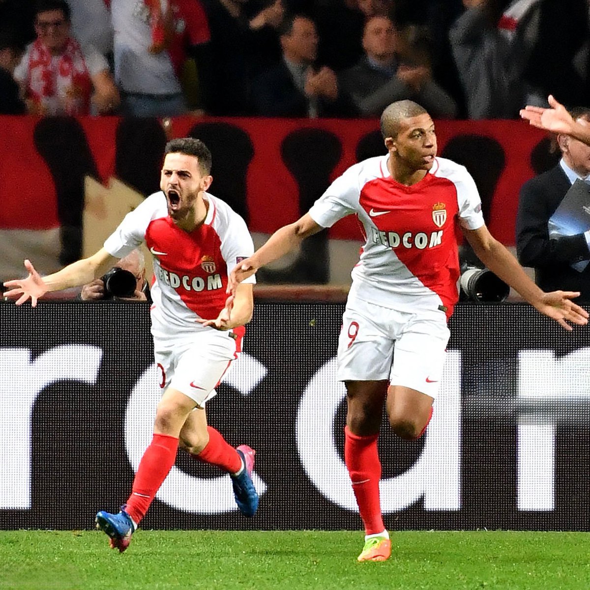 MadridXtra's tweet photo. 🗣️ Bernardo Silva: “Kylian Mbappé? We played together for two years at Monaco. He was very young, 17 or 18. I was very young too. We had a very STRONG connection.

I'm now very happy to be with him again and to try to rebuild that connection.

Kylian is a DIFFERENT kind of player, he can win you games, score a lot of goals, and create a lot of chances in every match.

We will try to work to rebuild that connection and bring joy to Real Madrid together.”