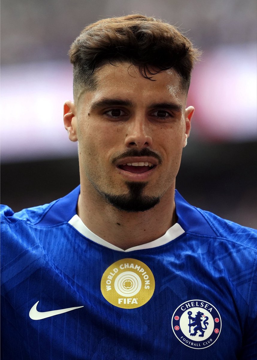 centregoals's tweet photo. 🚨🚨| NEW: Chelsea are valuing Pedro Neto at £𝟏𝟎𝟎𝐌, almost double the £51.4m they paid Wolves. 💰🇵🇹

Neto is expected to fall behind Joao Pedro, Cole Palmer, Morgan Rogers and Estevao in the attacking pecking order.

[@TheAthleticFC] https://t.co/z9ZSi3KoGl