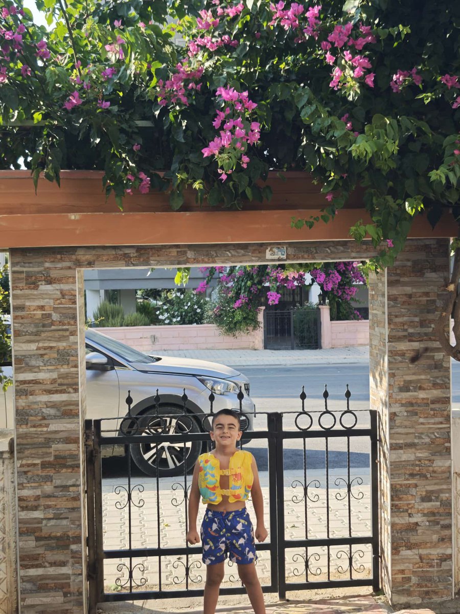 Mukadde98720244's tweet photo. Eşimin dedesinin yazlığına geldik. Klasik Side ya da lüks otel tatilinin dışına çıkalım dedik. Arimen için kültür oluşturmak zevklerden değerli. https://t.co/jdf9ABCt4p