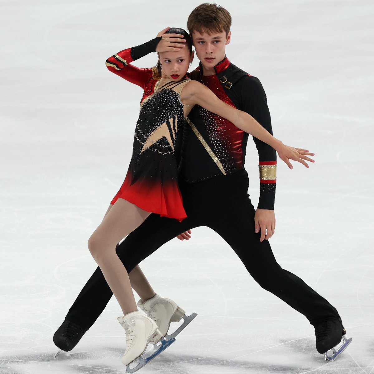 SkateCanada's tweet photo. The #JGPFigure action has begun in 🇨🇳 with two Canadian teams skating into the top five! 👀

Day 1️⃣ results / Résultats du jour 1 ⬇️

Ice Dance / Danse sur glace
Summer Homick & Nicholas Buelow - 5

Women / Femmes
Victoria Barakhtina - 10

Pairs / Patinage en couple junior
Alia Tang & William Bocskay - 5
Brianna Dion & Jacob Côté - 6

📸: @ISU_Figure