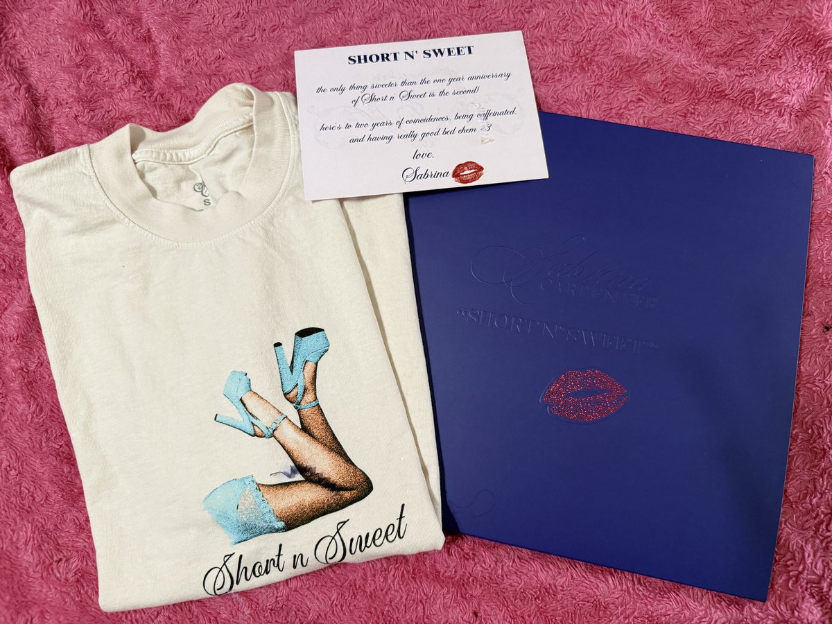 thewineyoulike's tweet photo. @TeamSabrina @SabrinaAnnLynn THANK YOU SO SO MUCH!!! this genuinely made my entire week. i know she said don’t, but im smiling so big :) i love this album and i love you. time to go pour an espresso and listen to my record ☕️🎶💋💙 https://t.co/NlHtthGyd4