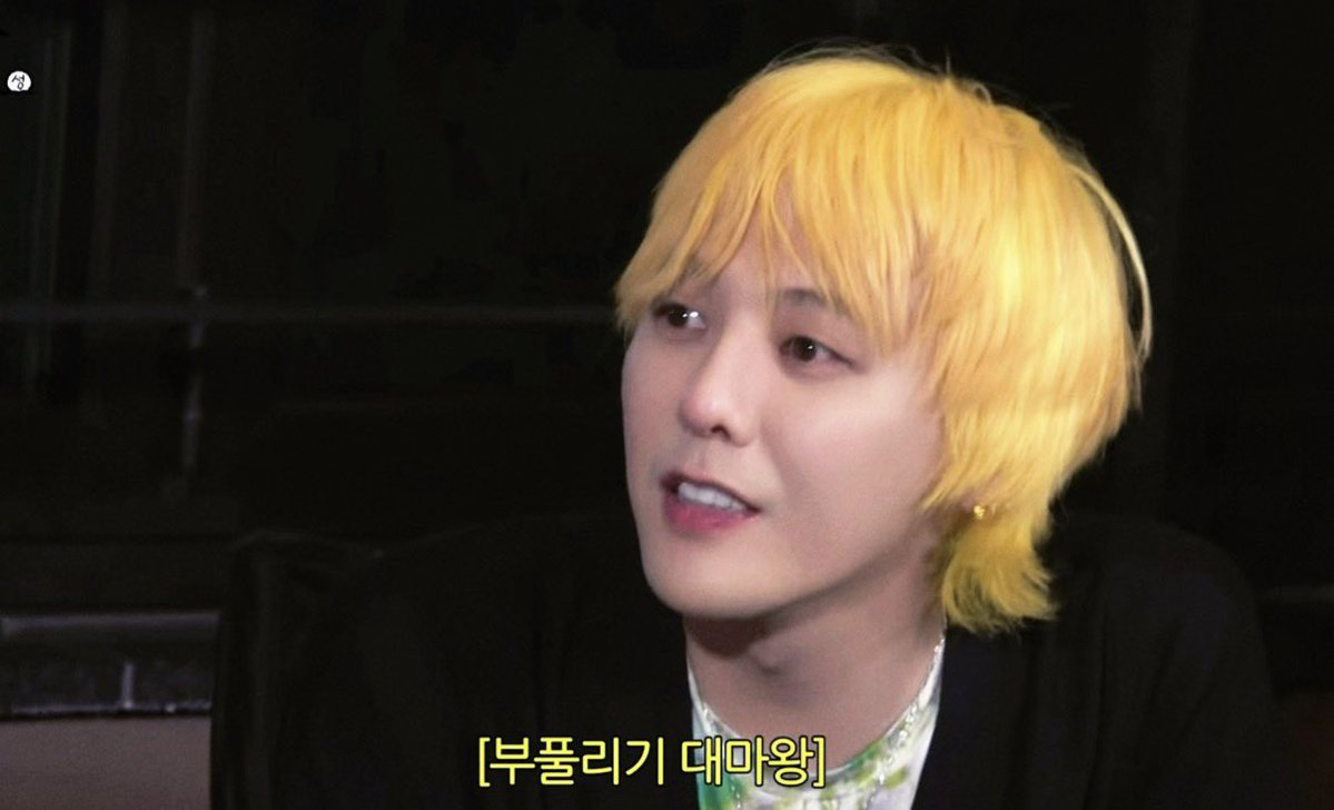 gdragon_pp's tweet photo. 담타 다녀오면 얼굴 88배 잘생겨지는 현상을 뭐라해야함
담타매직 ㅅㅂ https://t.co/42F7iSk5Mh