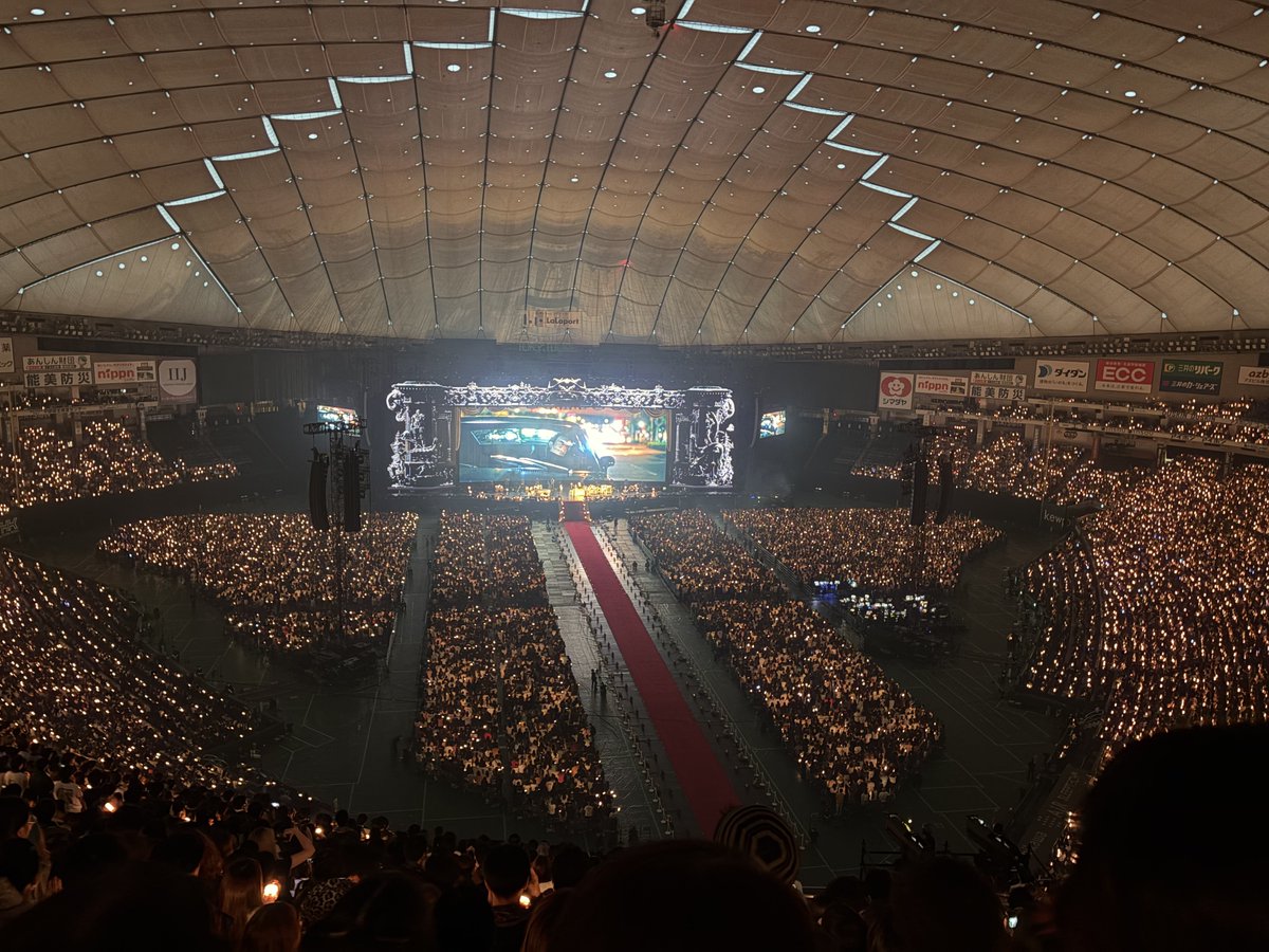Shin_ender408's tweet photo. 今回のセカオワのライブは席確認した時に2階席か…ってなってたけど、映画モチーフだったからセンター付近で邪魔なものがなくてスクリーン全体が見れたしスターライトリングの光も見渡せて結果最高の席だった！
#THECINEMAネタバレ https://t.co/b23AqUS7L0