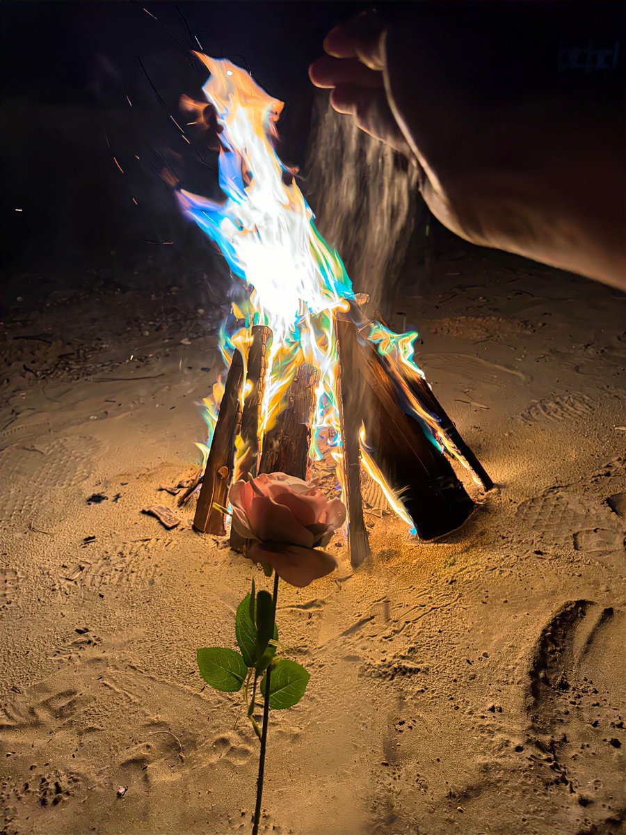 rohitkumarath97's tweet photo. Just had the most magical night under starlit skies by the lake—warm campfire s’mores, crisp night air, and zero cell service to ruin the quiet magic. https://t.co/VrvdxQOXj4