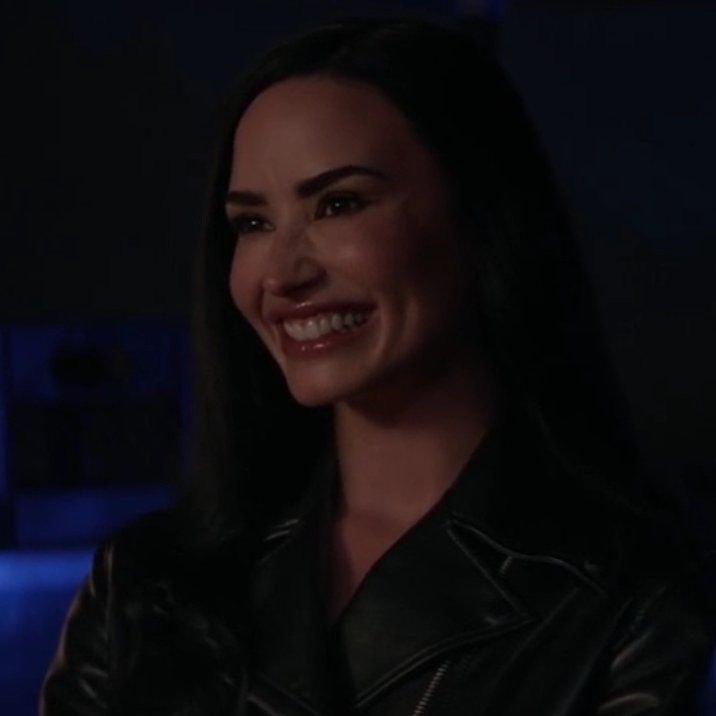 eitherwaydemi's tweet photo. can't believe she's turning 34 today. https://t.co/GhXPAUwL1e