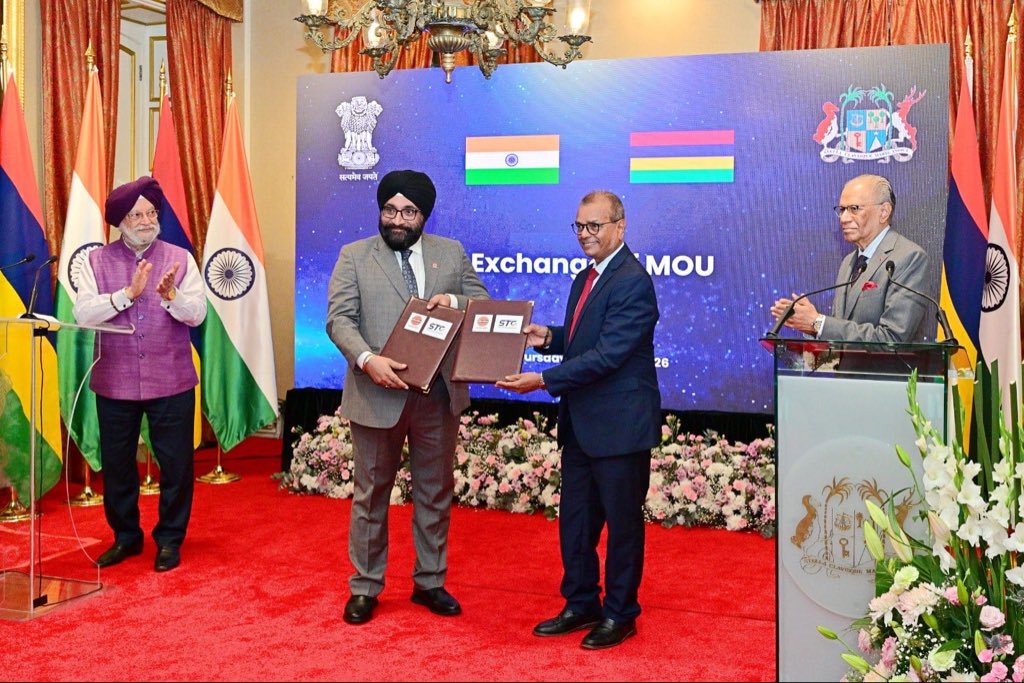 IndianOilcl's tweet photo. As India and Mauritius enter a new era of structured, long-term energy cooperation, IndianOil is proud to take on a key role in translating this landmark G2G framework into action.

Together with State Trading Corporation (STC), Mauritius, IndianOil will work towards long-term business arrangements for petroleum product supplies — while the larger partnership opens new avenues across gas, biofuels, sustainability and emerging energy solutions.

#IndianOil #IndiaMauritius #EnergySecurity #EnergyPartnership #NationFirst

@HardeepSPuri @PetroleumMin @Secretary_MoPNG @neerajmittalias @ChairmanIOCL @sahneyas