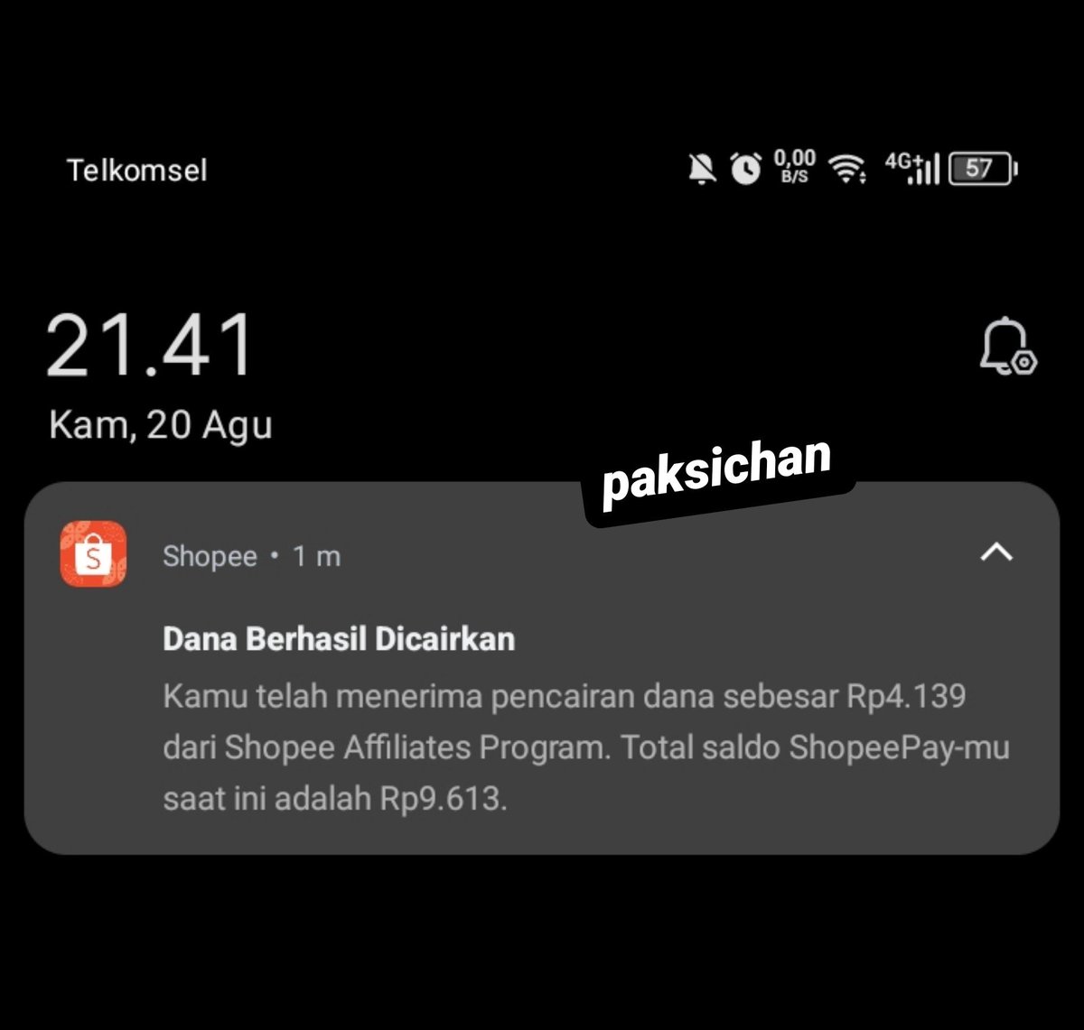 hehe1998_'s tweet photo. Alhamdulillah cair, Komisi receh yang selalu aku tunggu tapi akhir akhir ini sepi banget 😭seminggu rasanya mo nyerah gamau bkin konten/sharelink. Konten sepi 0 view, ada yang sama? #racunshopee #affiliate #malam #kliwon https://t.co/tPfz2Iku1t