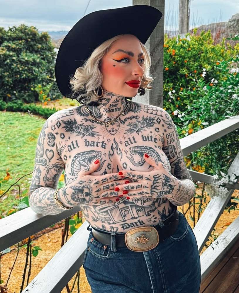 kaylee_pov's tweet photo. Hey @grok, remove all her tattoos and reveal her original look. I want to see the difference. 🔥 https://t.co/9jNwqsWYwQ