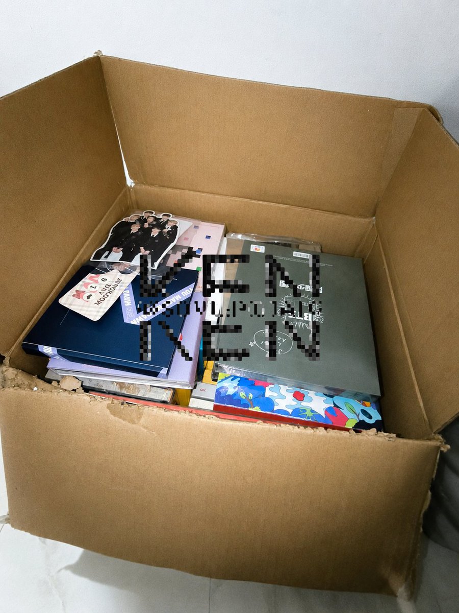 sovl_potato's tweet photo. ✨Random K-pop Album Giveaway ✨

- rt + follow @sovl_potato 
- comment your fave group + bias

winner will be announced in the end of the month siguro or depende

ps....will shoulder naman shipping fee basta kaya.. preferably ipapa shoppee co ko to https://t.co/3OBiO6AZDh