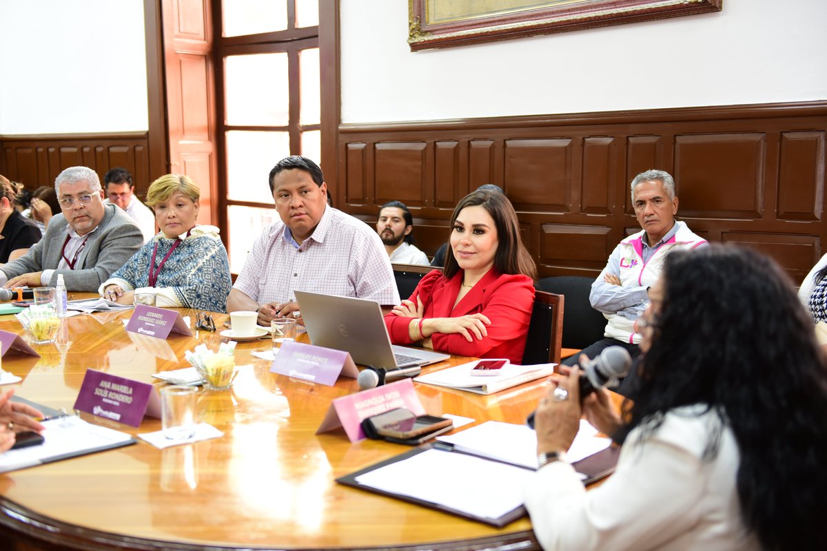 leobardorj's tweet photo. #Entérate 🗣️ | Durante la sesión ordinaria de la Comisión de Bienestar, aprobamos el acta correspondiente al mes de julio y analizamos el informe sobre los programas sociales implementados en lo que va del año, las acciones realizadas como parte de estos y los resultados obtenidos en beneficio de la ciudadanía. 📑

En este ejercicio participaron Norma Hilda Bravo Ramírez, subsecretaria de Desarrollo, Promoción y Vinculación Ciudadana, y Salvador Sánchez Trujillo, subsecretario de Bienestar Social.

Refrendamos nuestro compromiso de dar seguimiento a las acciones destinadas a mejorar la calidad de vida de las familias poblanas. 👨‍👩‍👧‍👦

#PueblaCapital #Bienestar #ProgramasSociales #TrabajoEnComisiones