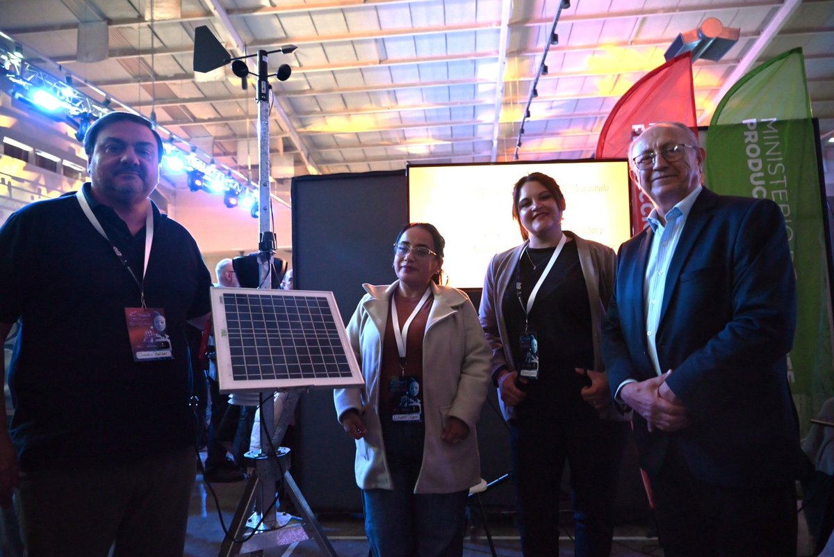 ProdyAmbLaRioja's tweet photo. 🌱🔬 El Ministerio de Producción y Ambiente acompañó la presentación del Plan Estratégico de Ciencia y Tecnología y participó de la Feria con nuestras estaciones meteorológicas! 📡🌦️ https://t.co/v0oJSP2xCP
