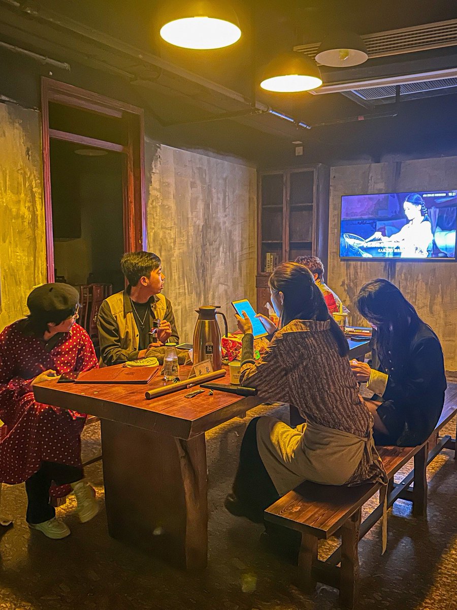 MoMo04590165's tweet photo. Just finished the most insane murder mystery dinner with my besties—10/10 plot twists, chaotic character acting, and zero hiccups! Couldn’t stop guessing till the last second, already begging for round 2! https://t.co/TulhaT5Lv7
