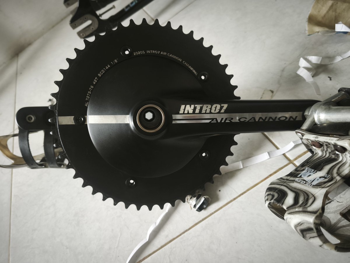 shaddiqqq's tweet photo. WTS

Crankset intro 7 air cannon 49 T like new pemakaian low km
2.6 aja 

Frameset Constantine Urbane size 49 

Detailny Dm aja..
#fnfjb https://t.co/hjDBSEreng