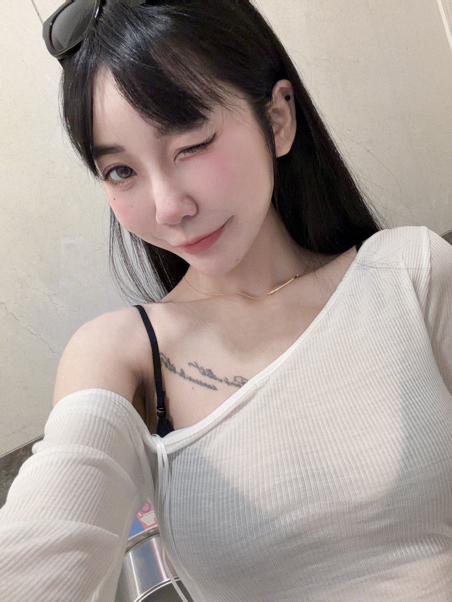qinghe8585's tweet photo. 耶 快樂小狗們的星期五又到啦ヽ(●´∀`●)ﾉ https://t.co/iouYgdE4B2