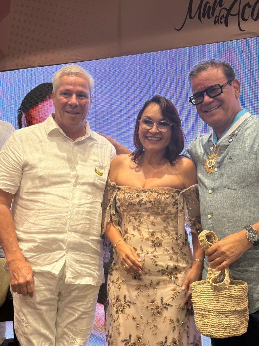 RaulVivesl's tweet photo. En homenaje a @ivanvillazon x Mar de Acordeones https://t.co/AM0mbt5Lmh
