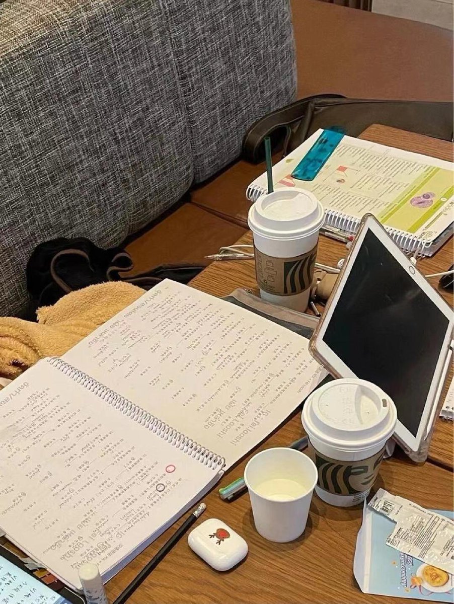 robin_hewi1007's tweet photo. Just hit send on that final project submission—all-nighter payoff, done and dusted. https://t.co/c326dkxwWB