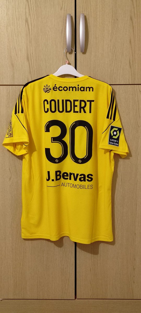 PlatelLaurence's tweet photo. Voilà c'est officiel tu me l'avais annoncé jeudi dernier mais ça fait qq chose de savoir que je ne vais plus te voir mais je serais toujours derrière toi même à Burnley
Je te souhaite que du bonheur et plein de réussite à bientôt j'espère
#MonGooz #MaCoud #GregToutSimplement https://t.co/jnpMHH71zj