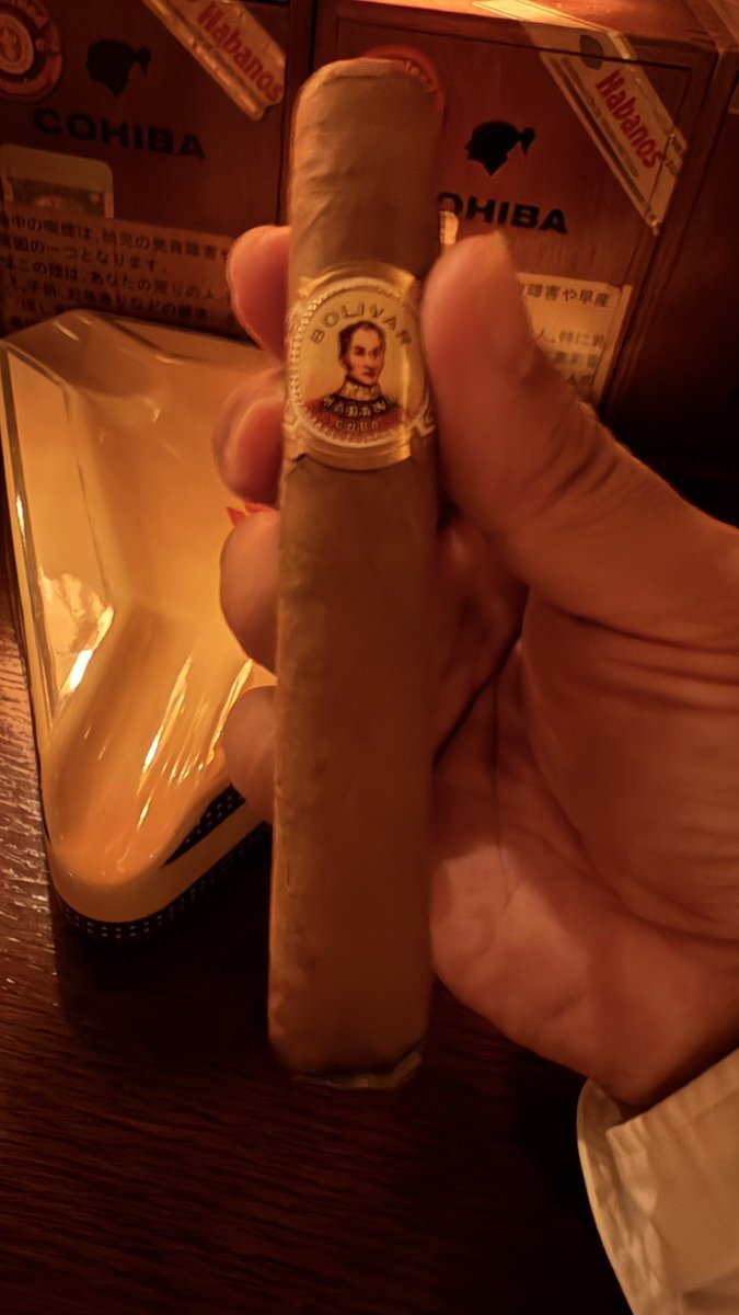 hamakiosaka's tweet photo. 🚬 ボリバル ロイアルコロナ
ボリバル / キューバ / コロナ
★★★★★（5/5）
2026.8.20 @Edmundo Dantes
「ナッツ、土」
— Cigar Cafe 記録ノート

🚬 Bolivar Royal Corona
Bolivar / Cuba / Corona
★★★★★ (5/5)
2026.8.20 @Edmundo Dantes
"Nuts, earth"
— Cigar Cafe Tasting Notes

#葉巻 #シガー #Bolvar #Cuba #Corona #CigarCafe
https://t.co/ikJH5suwo5