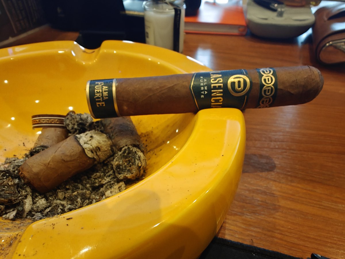 stogiesWOB's tweet photo. Loving these Alma Fuertes from Plasencia https://t.co/l8Su5FRnY1