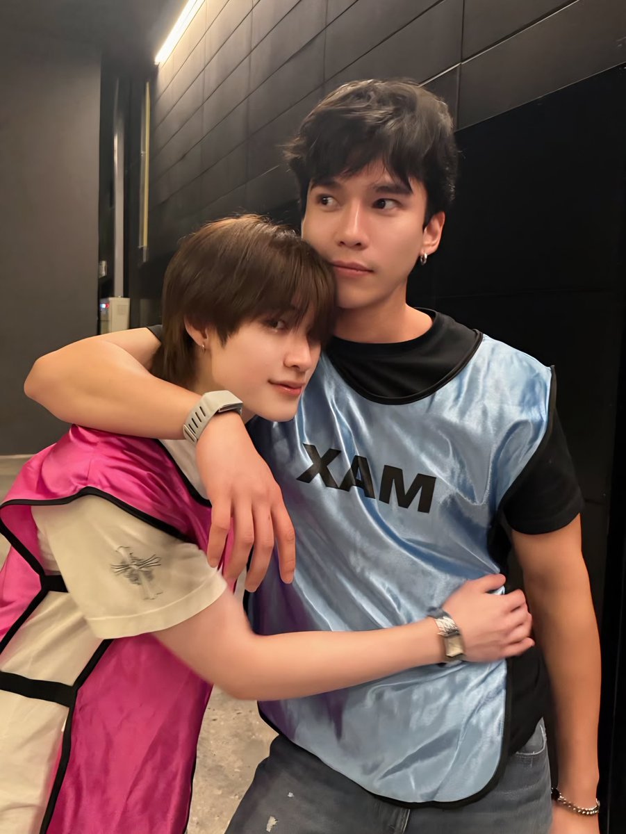offguntonez's tweet photo. @ShopeeTH #MaxNat 🫰🏻 https://t.co/V4C93VGcjJ