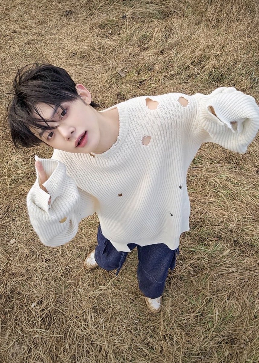 yeojjju's tweet photo. 연준아 흑발할 생각 업서,,? https://t.co/1VCilLl2tl