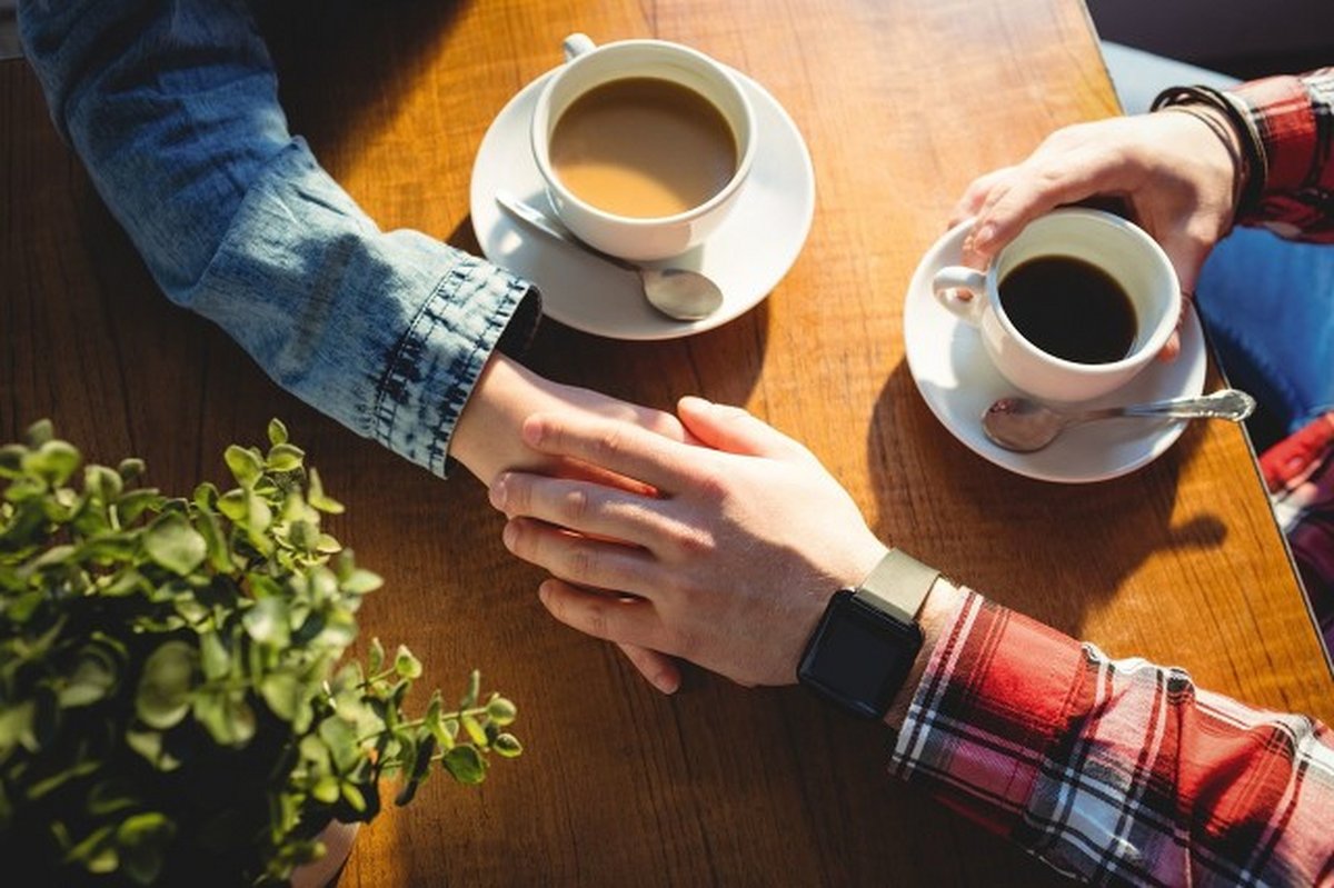 Bigmoo44002145's tweet photo. Hey, finally grabbed coffee with my old roommate today! Catching up over lattes and laughing about our college chaos made my whole week. https://t.co/cMLzwF28hZ