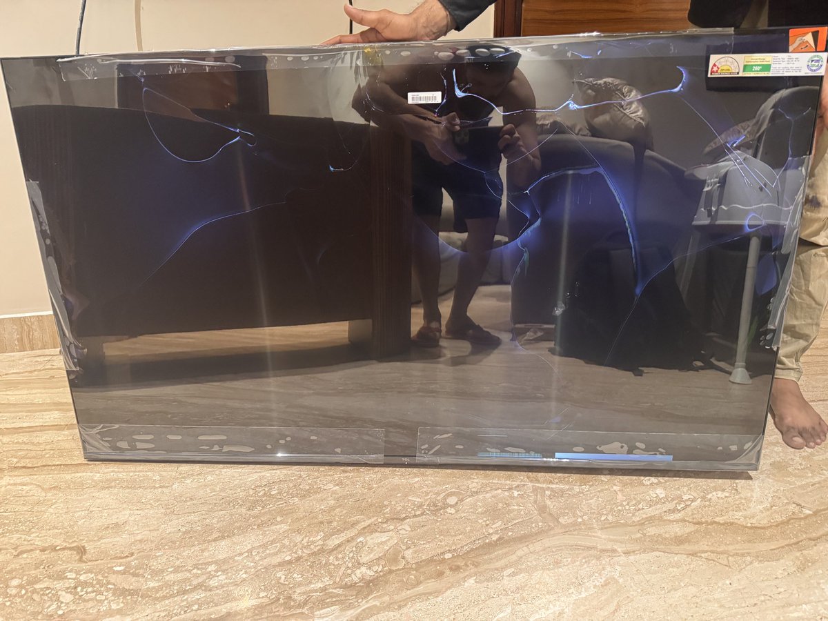arpanjain_'s tweet photo. @MahiMishra98 Same happened with me! The pickup team claimed that the product doesn’t match, which is completely false. I’m attaching the pictures showing that the model and serial number match. This is how customers are being fooled and made to suffer. @flipkartsupport https://t.co/vHsL4blPQJ