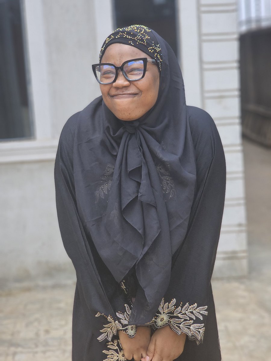 diaa_tr3des's tweet photo. That was me in May😂you go wan craze but you won’t 
I try to believe he exists right now but it’s just not there!
We were all born atheists till the world fed us with some storybooks that there’s a god up there watching over us lol😂💔

Trust me, I was the most religious in my family and was always feeling pity for my dad cause he doesn’t pray at all. At this point I think my dad clocked it long time ago.😭

Was so religious, I’d pray 5 times a day…I had that black thing on my head..had countless streak of tahajjud prayers in the midnight..the Quran? I made sure I read at least a page daily..and my Spotify was full of Quran recitations…I loved Islam so much. I really wish it was real sometimes..it’s beautiful but then I can’t be in a place that doesn’t favour women.

About existence of God, I was told to prove he exists when three girls were trying to lure me into Christianity and I couldn’t lol. Then I thought, what’s the point of all these? We were serving same god bah?? But the kind lamba wey them tell me that day ehh 

Had to tell myself, I’d rather be an atheist than convert 😭😂 am I antichrist? lol, it’s safe to say anti-religion 😂

I’m so pained I wasted my time and energy serving what doesn’t exist, and even if he exists sef I still won’t go back to him.

Everyone is obliged to their beliefs sha 🙂‍↔️

Don’t come for me, it’s my life at the end of the day.😝