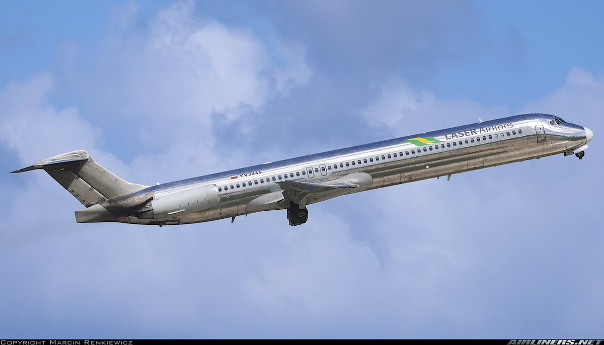 n194at's tweet photo. Laser Airlines
McDonnell Douglas MD-83(F)
Reg: YV3445
CUR/TNCC Curaçao Intl Airport
December 6, 2025
Photo credit Marcin Renkiewicz
#AvGeek #Aviation #Airline #AvGeeks #Maddog #MD80 #Laser #CUR @Curacao_Airport #Curaçao https://t.co/n0knoCnHy6