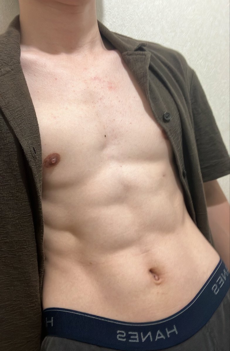 toratora_775's tweet photo. デ���すぎてパンツ歪んでる笑
童貞大学生の見たい女の子いいねして

むらむらしてるしすぐdm行く

#巨根
#デカチン
#裏垢男子
#大学生
#いいねでＤＭ
#大阪 https://t.co/5KpKoDYhPa